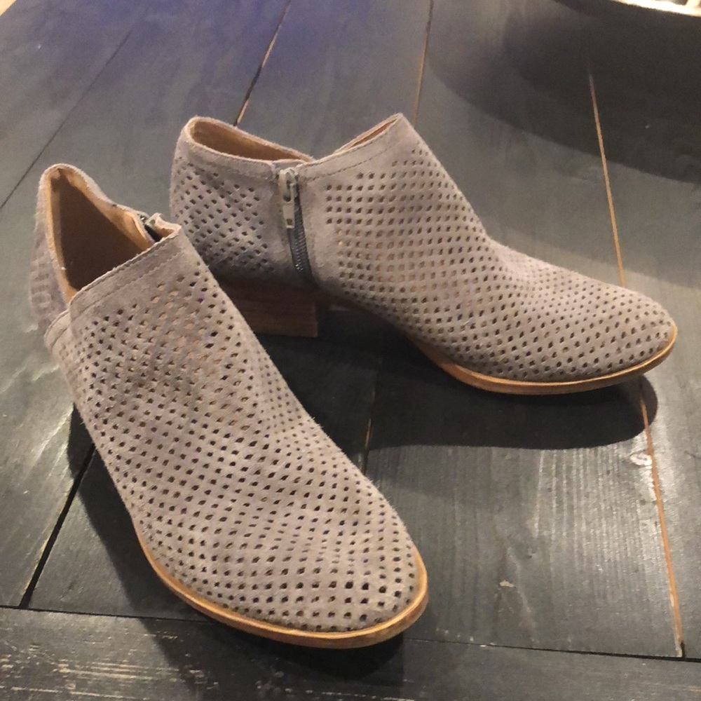 Lucky Brand Perforated Suede Ankle Booties in Light Gray